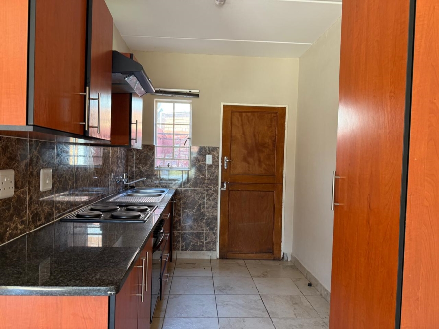 2 Bedroom Property for Sale in Waterval East North West